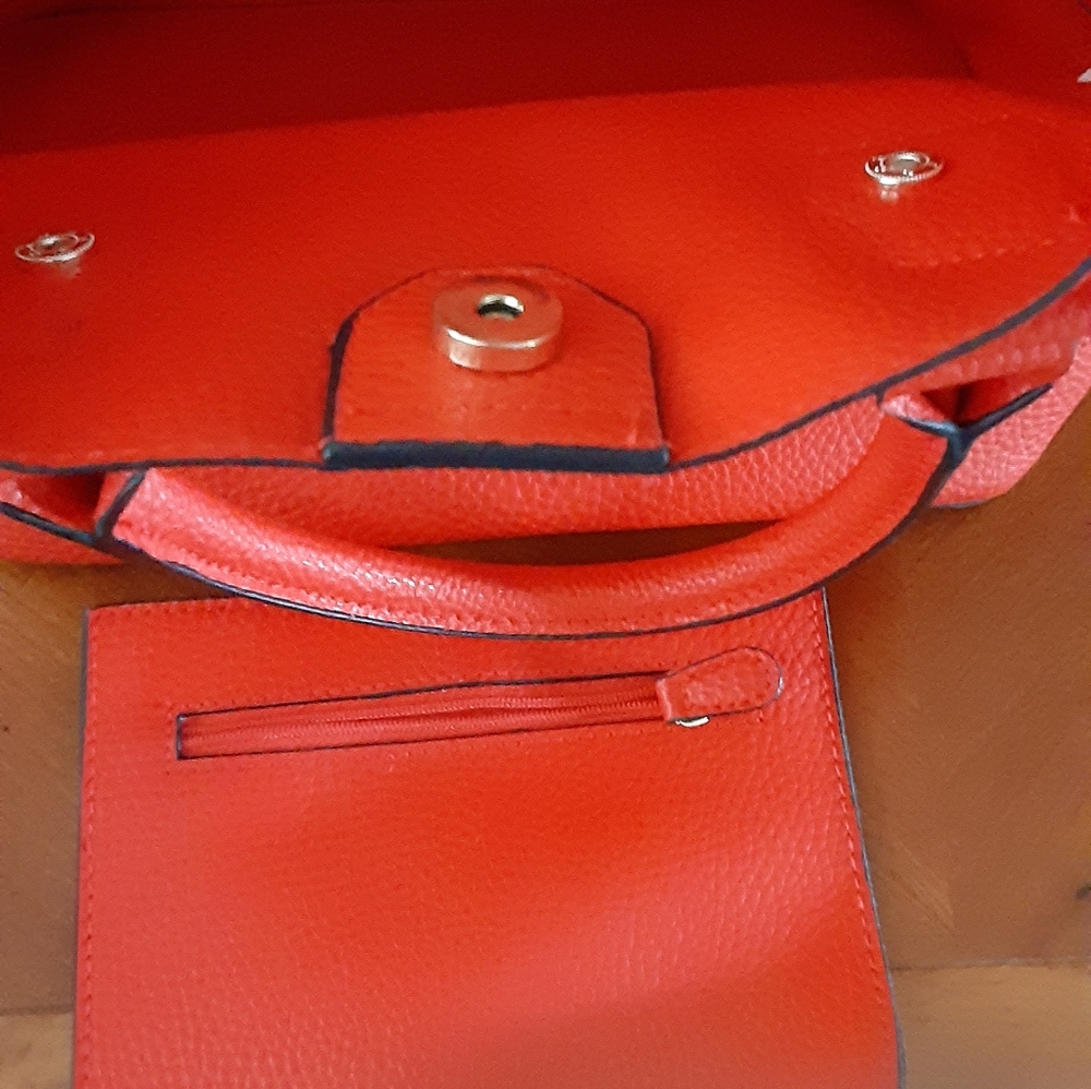 Handbag - Picture 2 of 4